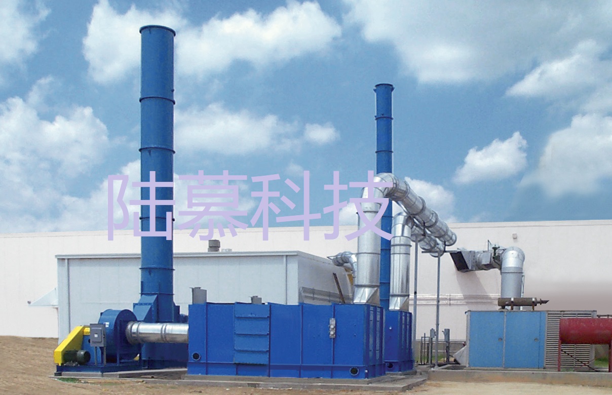 高效除雾系统，可以将1微米以上微米液滴（包括：水雾、油雾、酸雾）等进行分离，达到物料回收和环保达标排放。除雾系统根据需要包括：集气罩、风管、风阀、风机、换热器、预处理分离器、加热器、冷凝器、风机、烟囱以及电控系统。